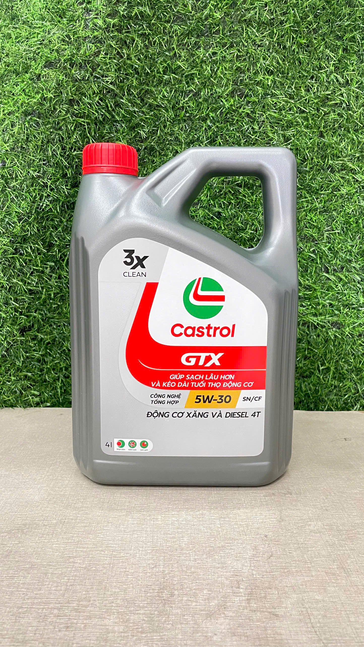 Dầu động cơ cao cấp Castrol GTX 5W-30 API SN/CF